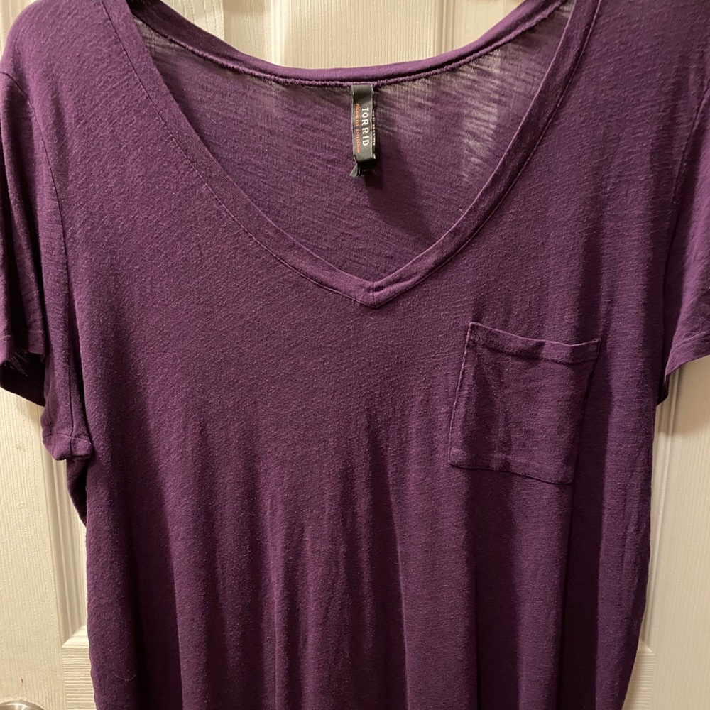 Plum pocket tee